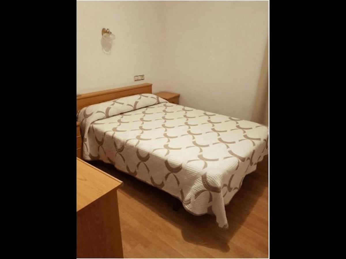 Room In Lodge - Double And Single Room - Pension Oria 2 Luarca Exterior foto
